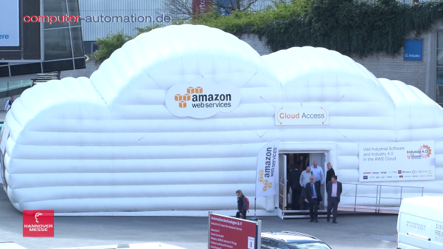 Amazon Web Services feierte auf der Hannover Messe 2017 Premiere. Constantin Gonzales, Principal Solutions Architect bei AWS, erläuterte anhand einiger Produktdemos die Chancen und Möglichkeiten von Cloud Computing für die Industrie.