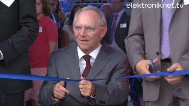 Mit einer Feier und dem Besuch des Bundesfinanzministers Wolfgang Schäuble hat der Stromversorgungsspezialist am Freitag sein neues europäisches Zentrallager eröffnet. Die Eröffnung fand am deutschen Standort des Unternehmens in Achern statt.