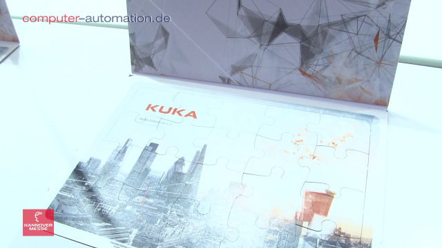 Auf der Hannover Messe 2017 zeigte Kuka eine komplette smarte Produktion mit Stückzahl 1. Wie in fünfzehn Minuten aus einem digitalen Foto ein Puzzle entsteht, erfuhren wir von Heinrich Munz, Lead Architect Industry 4.0 bei Kuka.